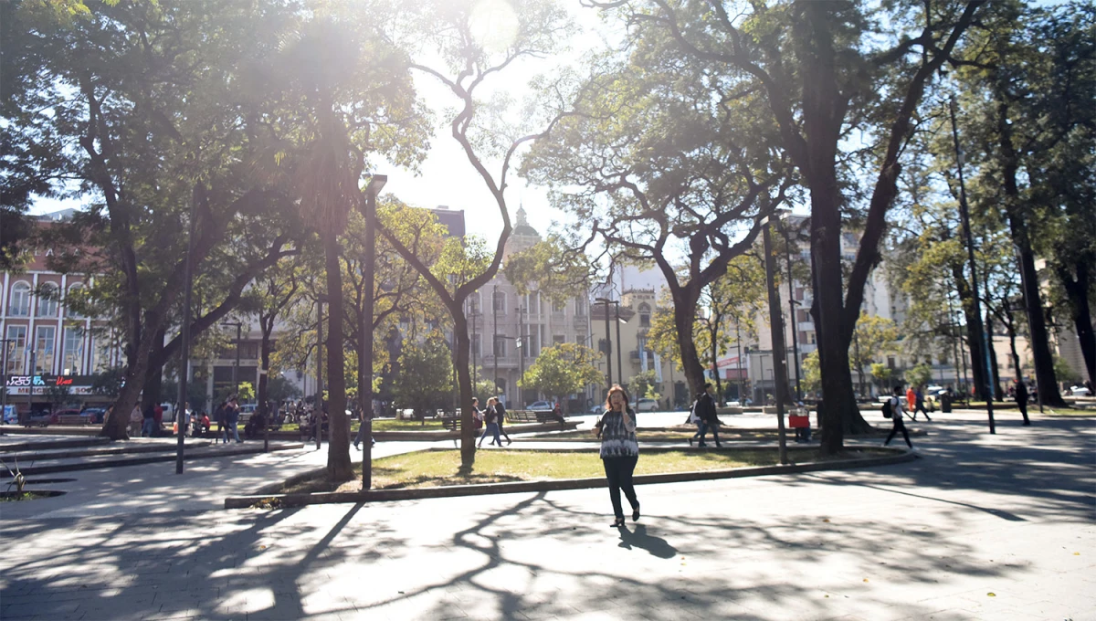 SE VIENE EL ALIVIO. Según el SMN, a partir de mañana comenzaría a descender la temperatura en Tucumán.