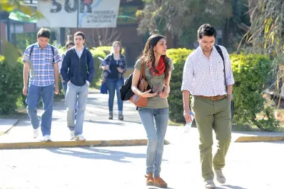 Diez becas universitarias imperdibles que vencen en marzo