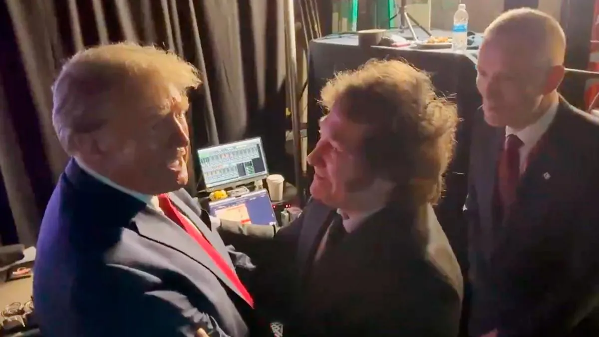 Video: el abrazo entre Javier Milei y Donald Trump durante la cumbre conservadora