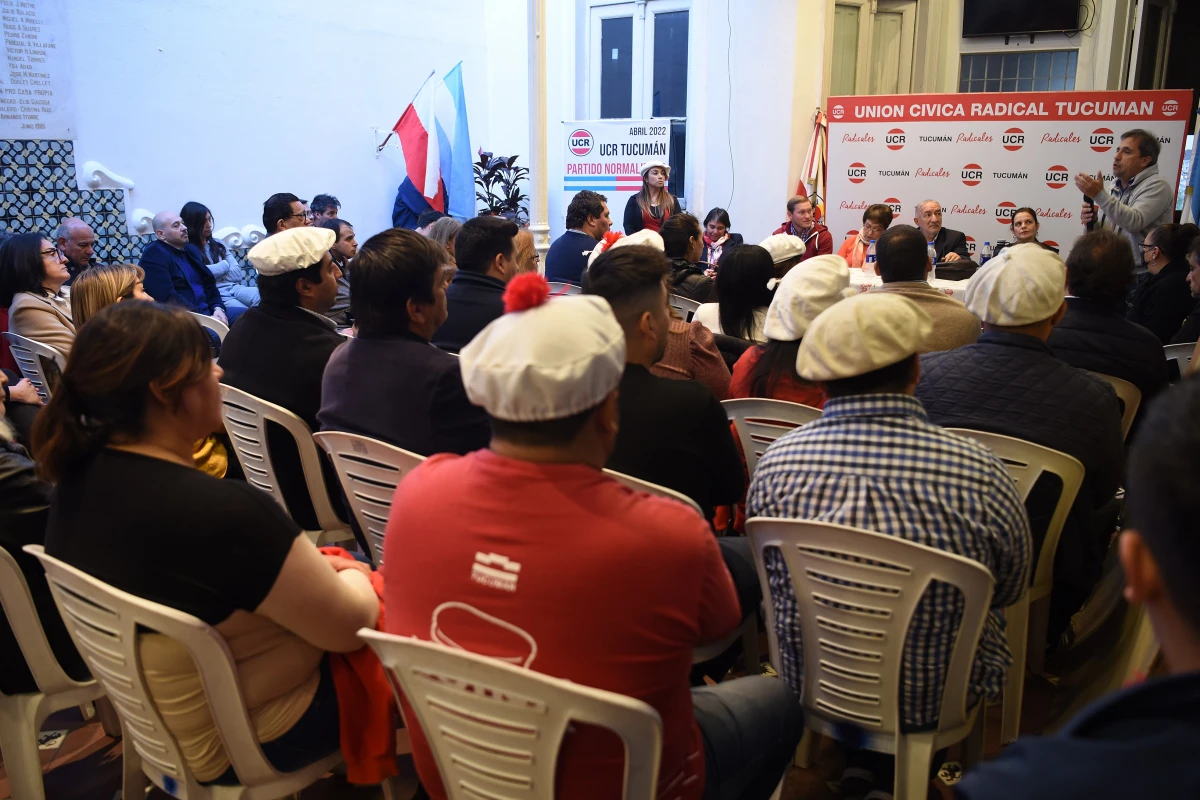 NEGOCIACIONES. Los diferentes sectores internos analizan cuándo y cómo realizar la elección en la UCR.