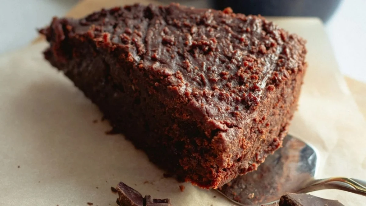 Cómo preparar un bizcochuelo de chocolate sin harina ni horno