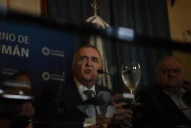 Jaldo afianza su cercanía a Milei y se aleja de sus pares