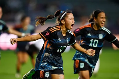 Argentina goleó a Republica Dominicana y sueña con el pase a cuartos de la Copa de Oro