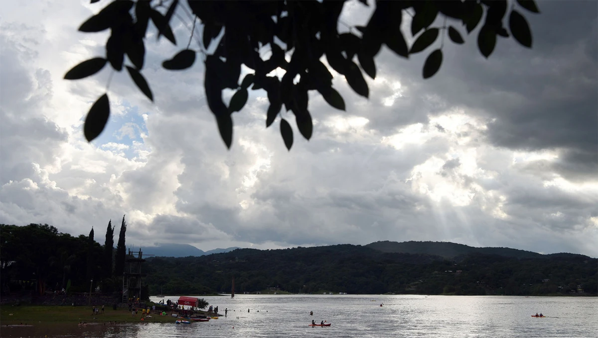 Después de una mañana soleada llegaría una tarde lluviosa para Tucumán