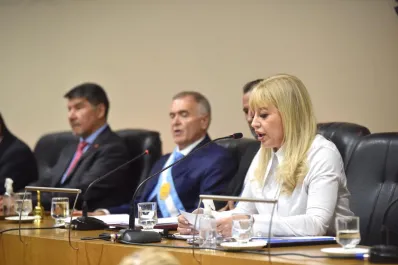 Con duras criticas al alfarismo, Chahla abrió su discurso: Nos dejaron una deuda de $5 mil millones