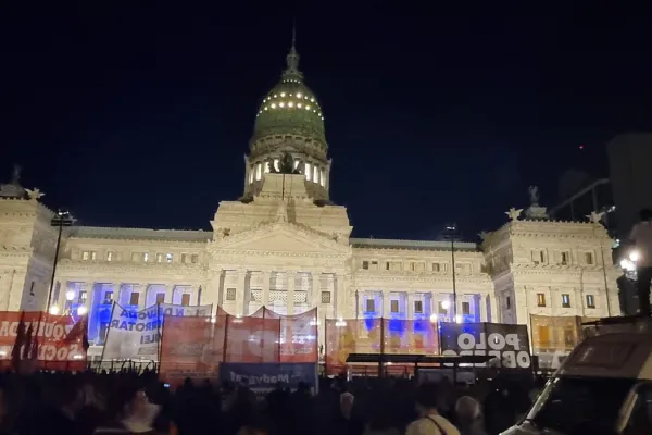 Javier Milei en el Congreso: crónica de una noche partida por la grieta