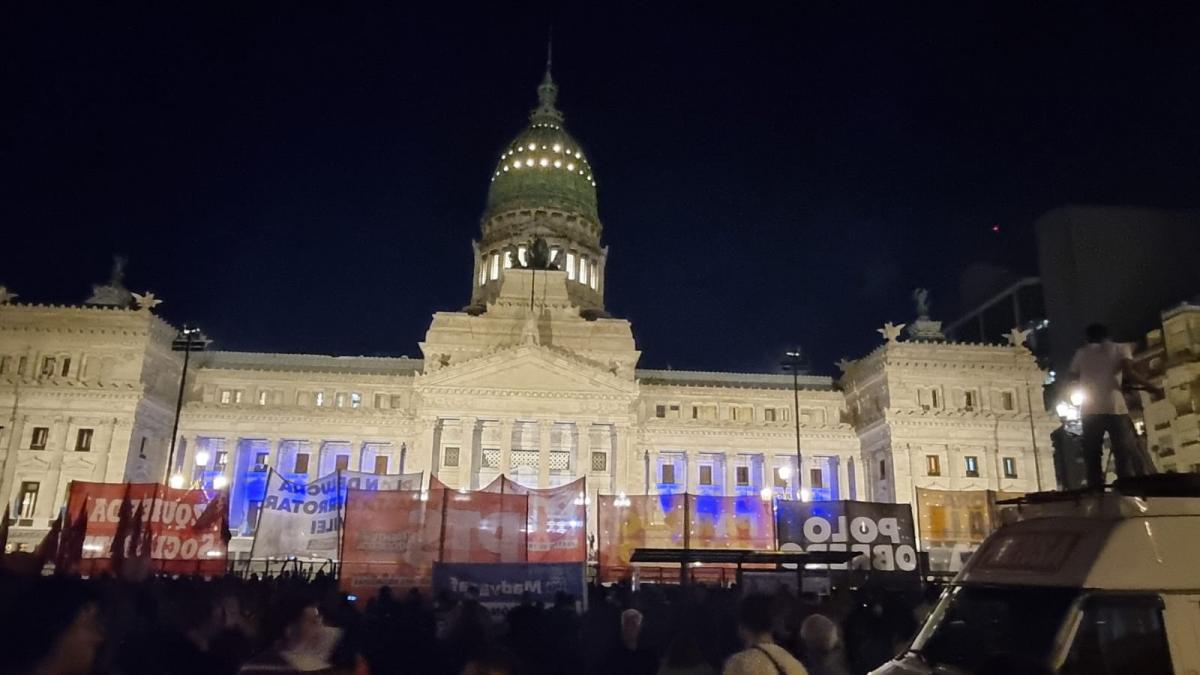 APERTURA DE SESIONES. Organizaciones de izquierda se manifestaron contra Milei.