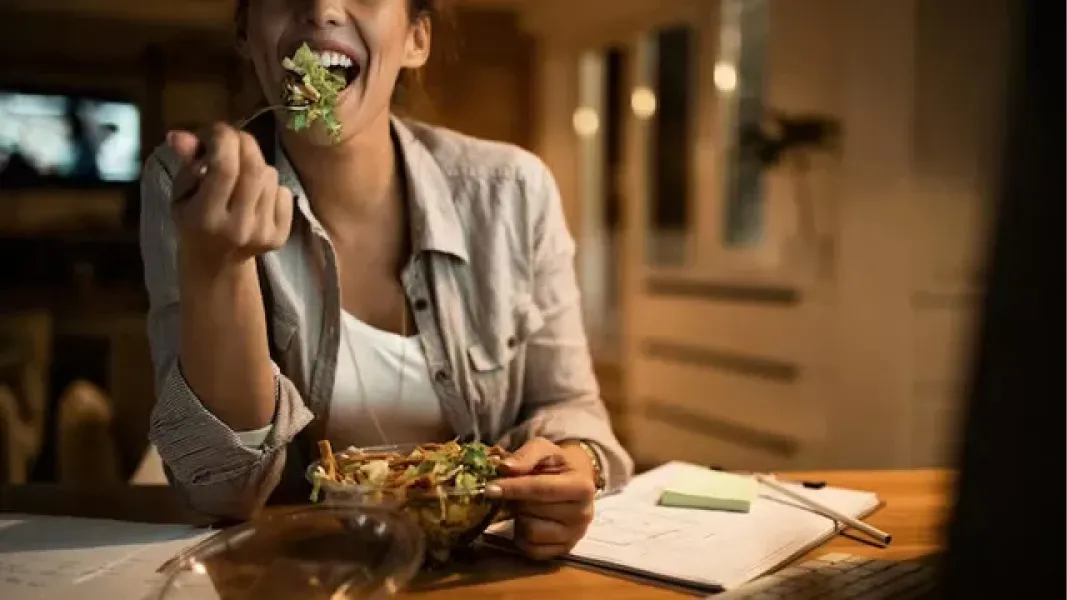 EL DETALLE EN LOS HORARIOS. No es solo qué comemos si no cuándo lo hacemos. 