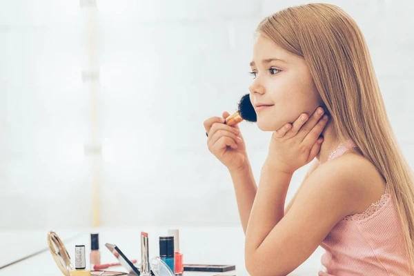 El detrás del boom del maquillaje y el skincare en niñas