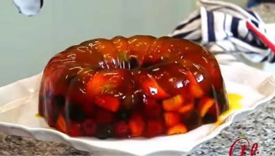 Seis razones por las que una persona mayor de 50 años debe comer gelatina todos los días