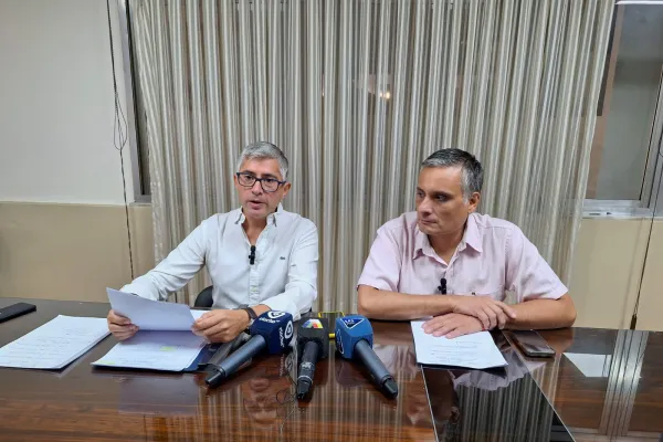 El Gobierno está orquestando una nueva suba de la boleta del agua, es vergonzoso, advirtieron Canelada y Cobos