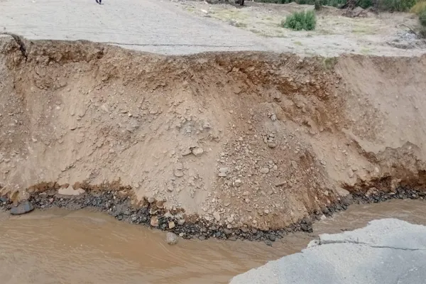 Video del puente de Quilmes que fue cortado por el río: la alternativa para llegar hasta la Ciudad Sagrada