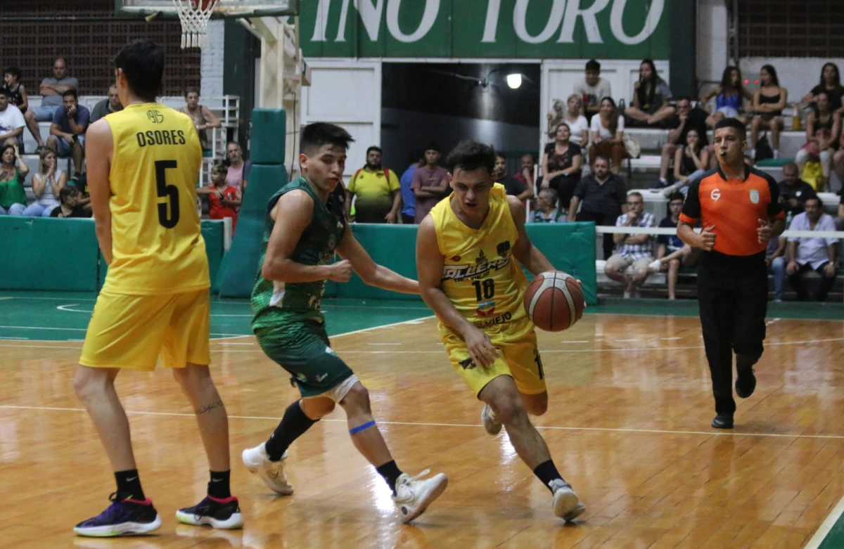 Es entrerriano, quiere ser basquetbolista profesional y apostó a seguir su carrera en Talleres de Tafí Viejo