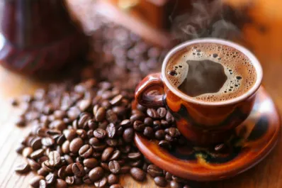 De qué manera usar la cafeína para combatir la fatiga y aumentar la oxidación de grasas, según los expertos