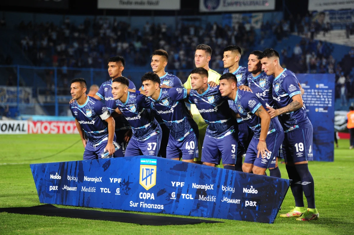 GOLEADA. Tras un buen primer tiempo, el decano perdió la brújula y Banfield aprovechó cada situación que tuvo. Foto: Diego Aráoz- La Gaceta