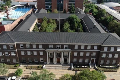 Dijo ser esposa de la víctima y usó su tarjeta