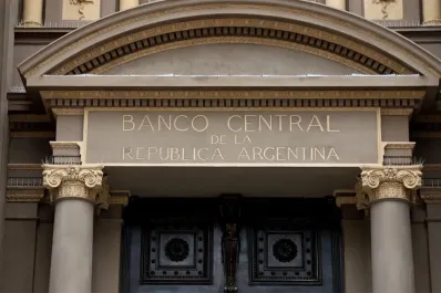 Analistas consultados por el BCRA anticipan un dólar a $1.700 para diciembre