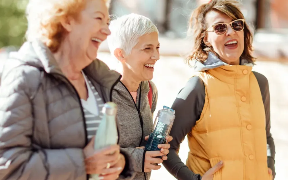 Las mujeres mayores de 60 años deben dar al menos un mínimo de pasos cada día.