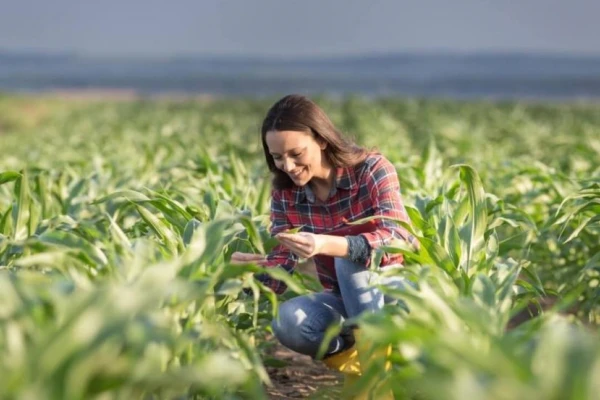 El campo necesita de la mano de la mujer