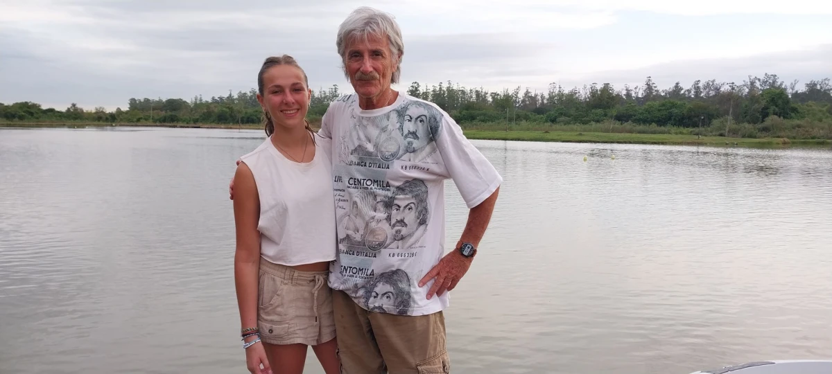 COMODOS. Guada y Tino se llevaron muy bien en los entrenamientos que hicieron en el lago artificial del Club Tucumano de Esquí.