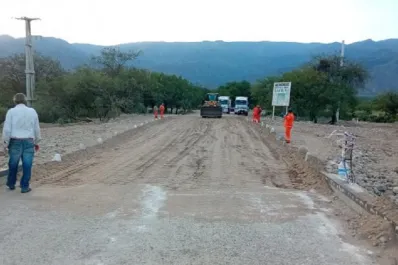 Habilitan provisoriamente el puente que une Amaicha y Colalao del Valle