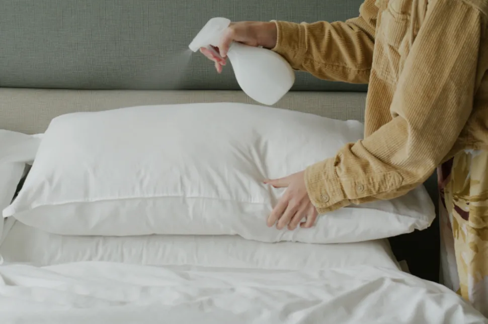 Cómo blanquear las sábanas y almohadas viejas con solo un ingrediente 