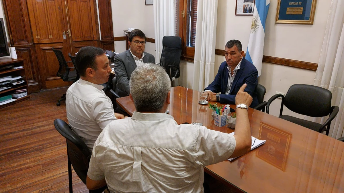 REUNIÓN. Agüero Gamboa mantuvo un encuentro con Leito y otros dirigentes de Atlético. 