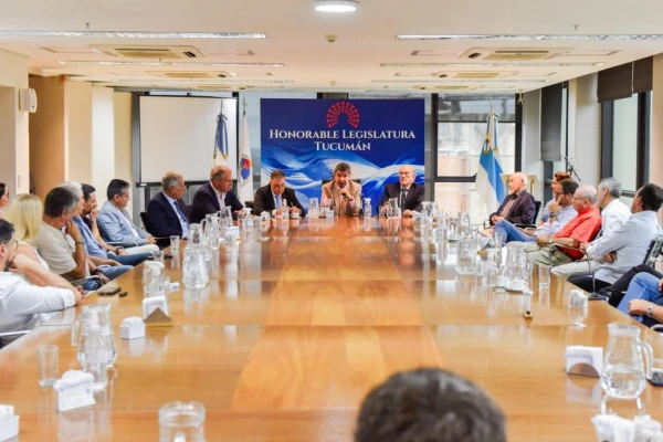 Puja por el horario corrido en los comercios: la FET ratificó su rechazo