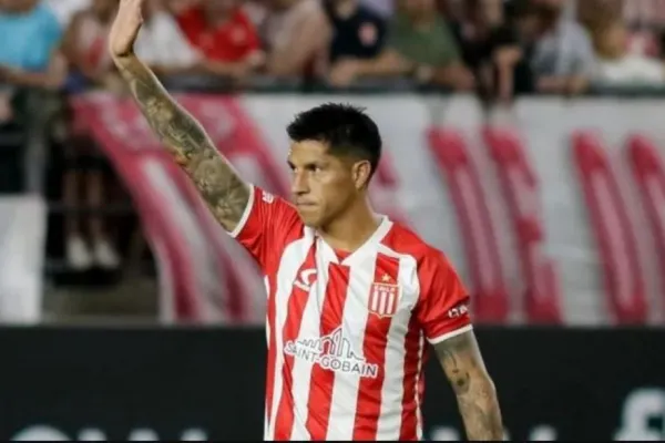 Enzo Pérez se pone la camiseta de Estudiantes de La Plata y se reencuentra con los pinchas