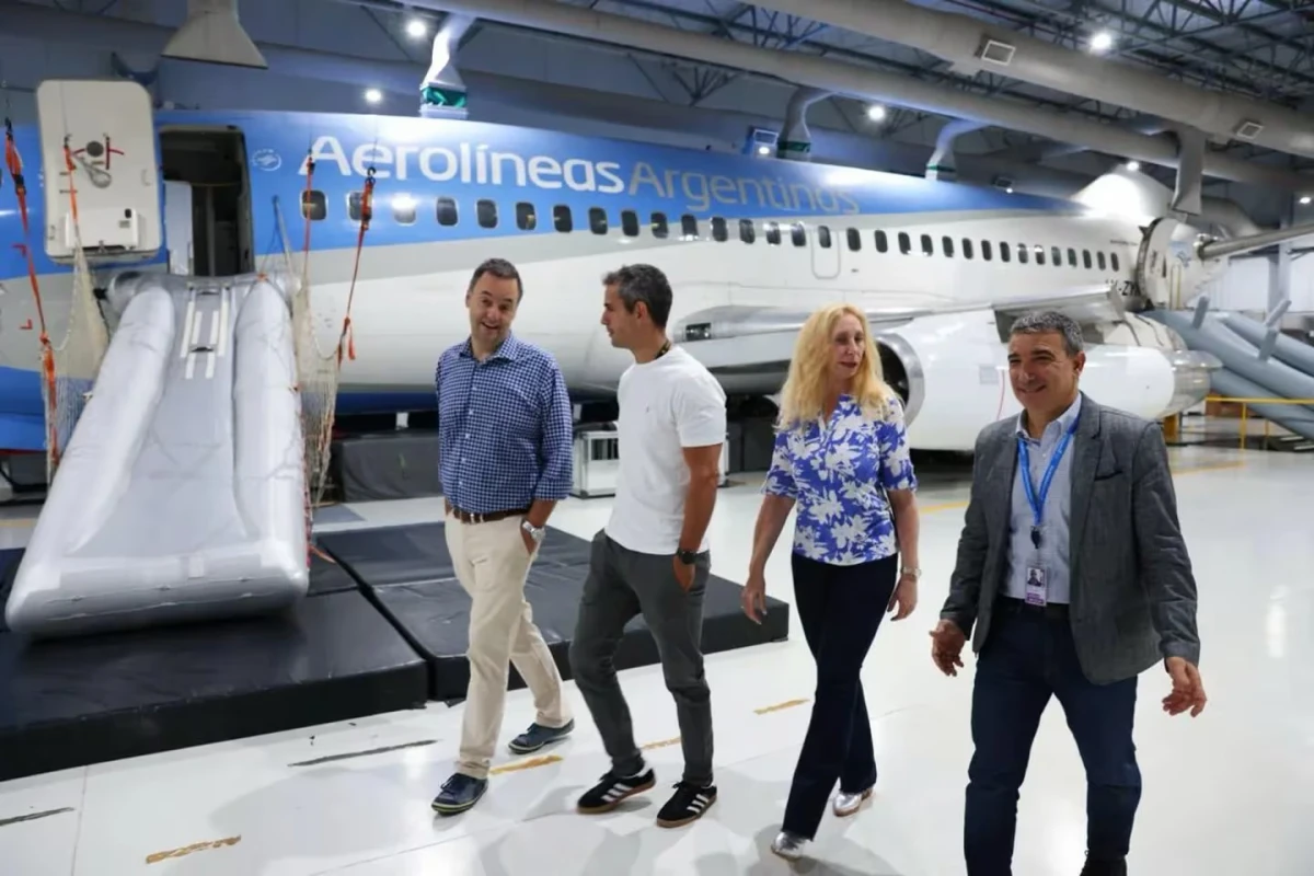 AEROLÍNEAS ARGENTINAS. Karina Milei, Martín Menem y Manuel Adorni recorrieron días atrás las instalaciones.