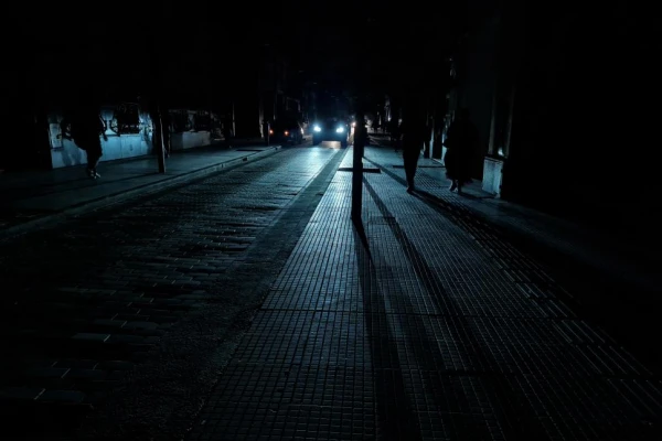 Apagón en el sur tucumano: EDET informó la caída de cinco líneas de alta tensión y la recuperación paulatina del servicio