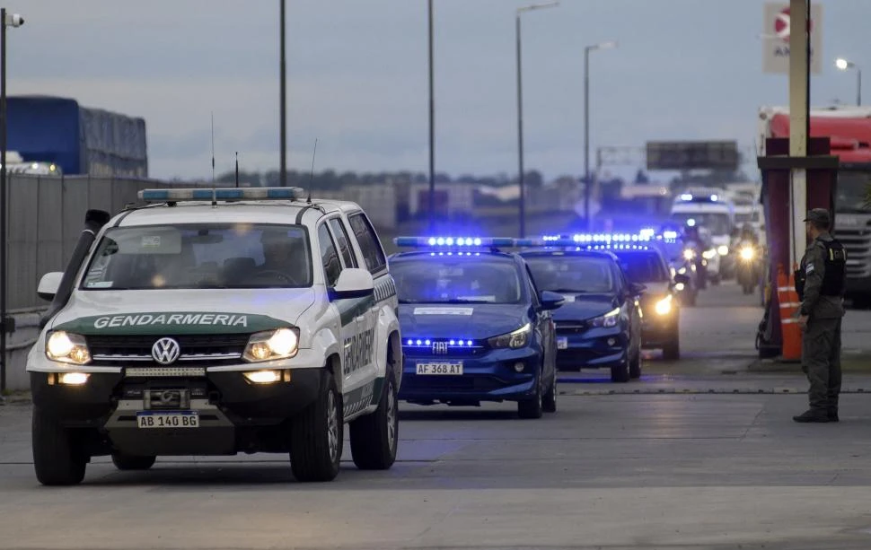 REFUERZOS. La ministra Bullrich ordenó blindar Rosario con 450 efectivos de las Fuerzas Federales y con vehículos y equipamientos de la Nación. 