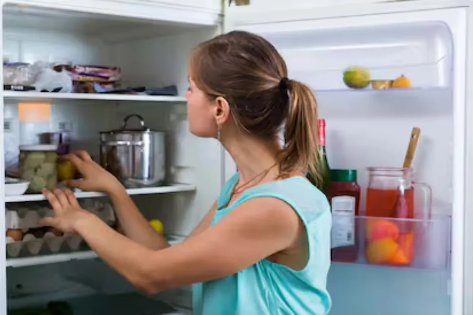El sencillo truco para limpiar la heladera sin utilizar productos de limpieza