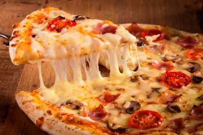 Pizza sin harinas y sin horno: receta fácil y saludable paso a paso