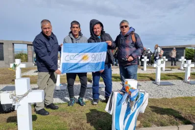 Volvieron a las Islas Malvinas para sanar y despedirse 42 años después