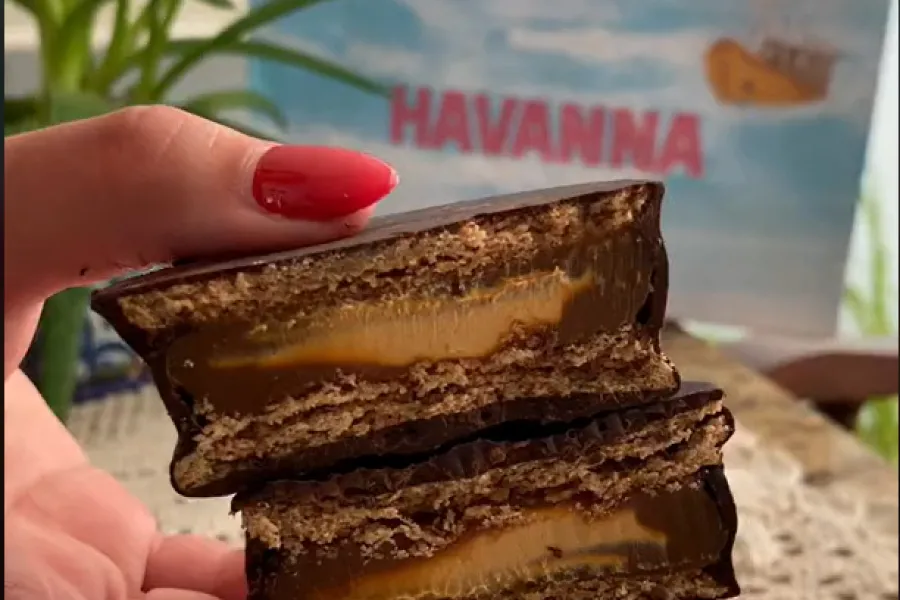 LA RECETA MÁGICA. Así se hacen los controvertidos alfajores de sal marina. 