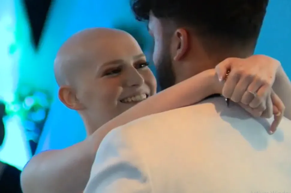 Addison Conely, de 17 años, que padece cáncer terminal, se casa con su novio en San Diego