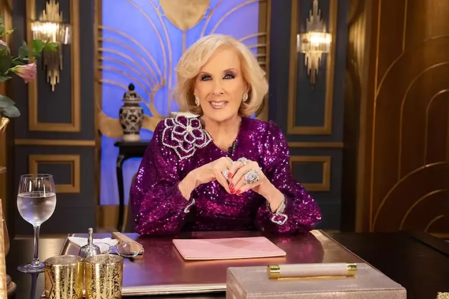 Mirtha Legrand se sonrojó al revelar un momento romántico de su encuentro con Luis Miguel