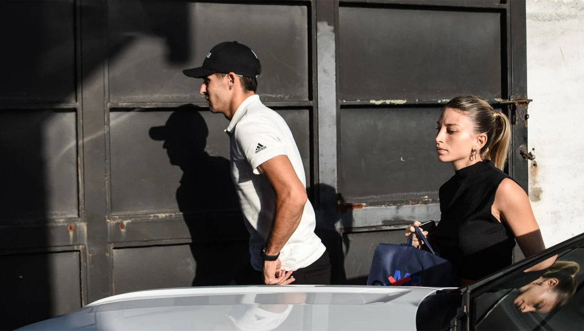 EN TRIBUNALES. Así llegaba José Florentín, junto a su abogada María Florencia Abdala, para presenciar la pericia de la Cámara Gesell. El volante podría ser refuerzo de Central Córdoba.