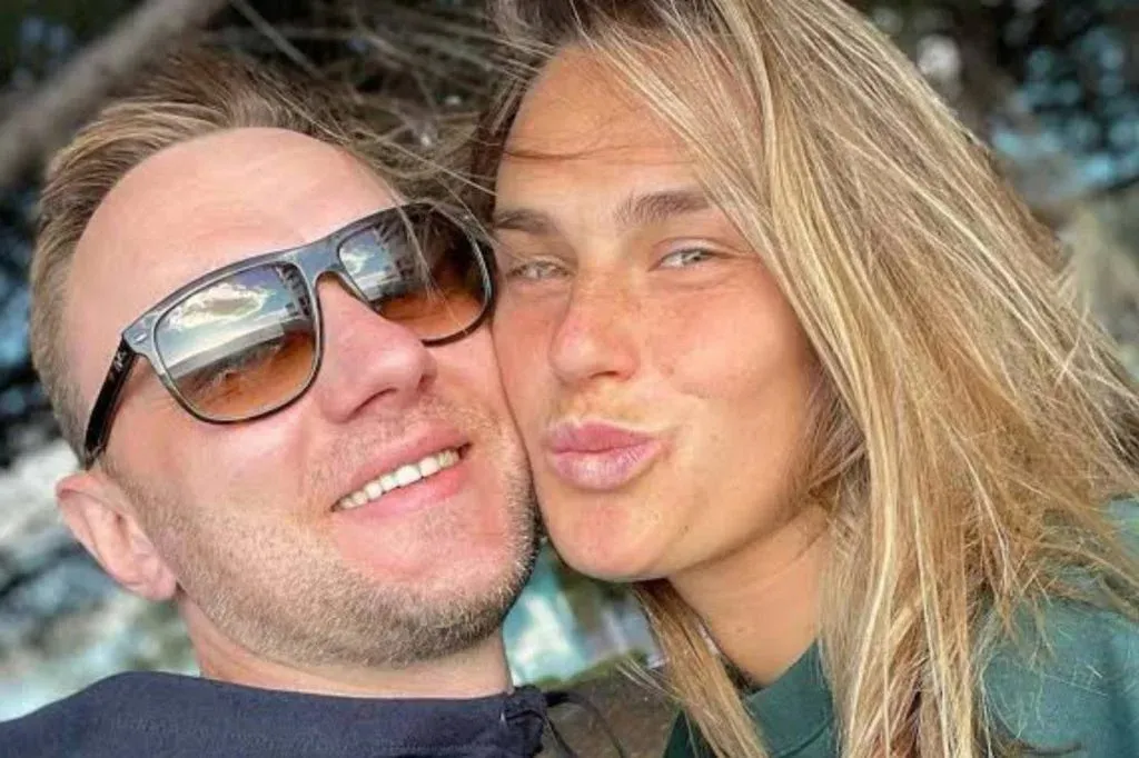 INSTAGRAM. Konstantin Koltsov y Aryna Sabalenka se mostraban en cada viaje en las redes sociales. Foto: Instagram @sabalenka-aryna