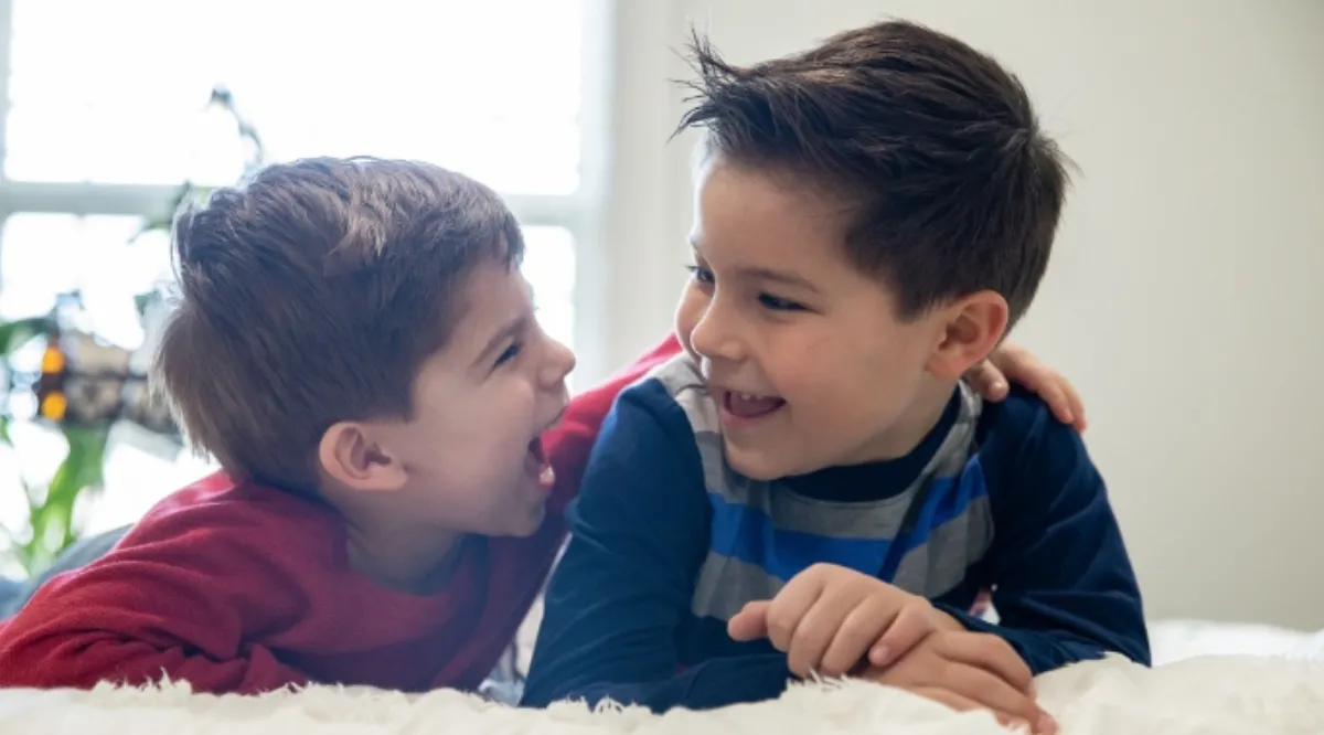 Este es el hermano que tiene más probabilidades de ser el millonario de la familia, según la ciencia