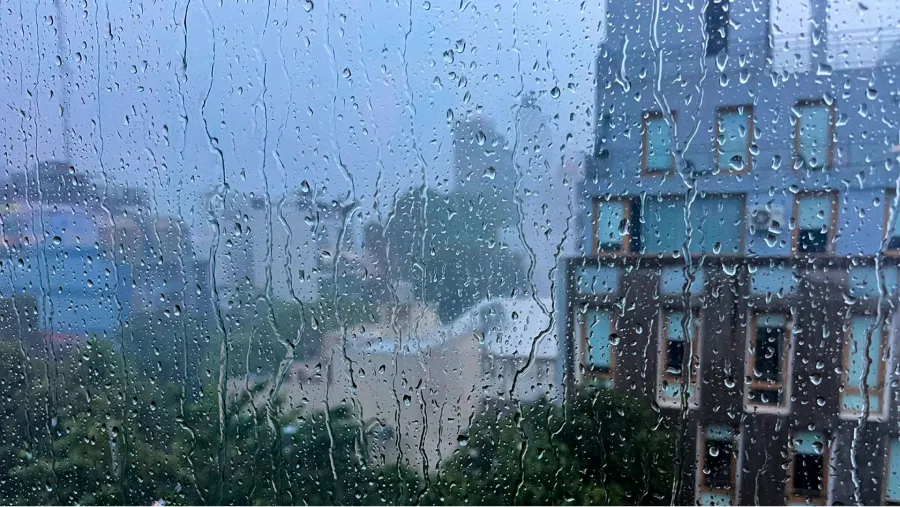 Medio país está bajo alerta meteorológica por tormentas y alerta naranja por viendo Zonda