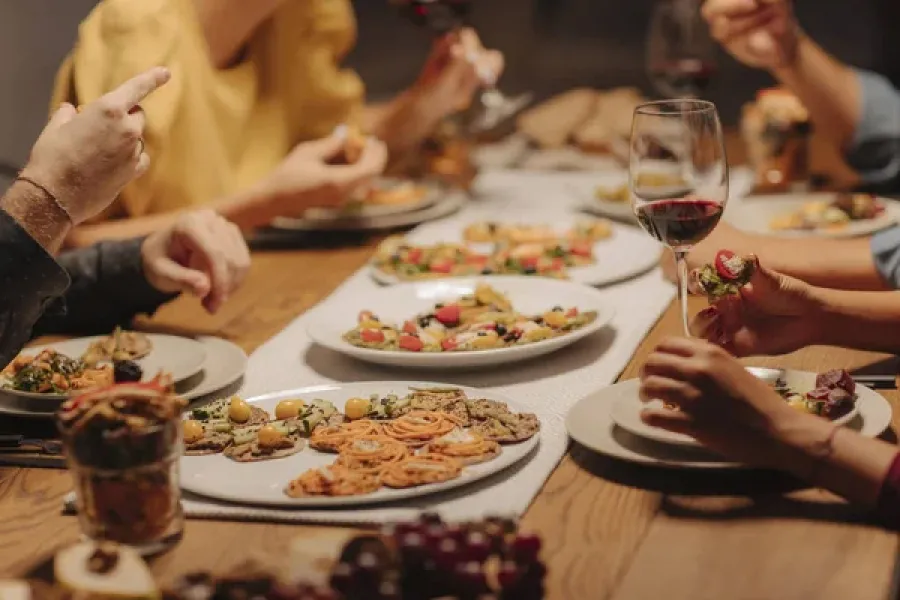 LA CENA IDEAL. Una nutricionista explica la importancia de incorporar ciertas comidas en la cena. 