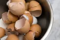 Cómo consumir la cáscara de huevo para aprovechar sus nutrientes y proteger los huesos