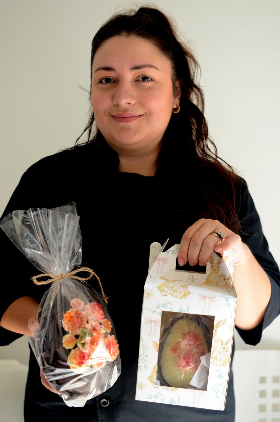 DEDICACIÓN Y CUIDADO. Seguir los consejos de Paula García hará que tus huevos de pascua queden exquisitos.