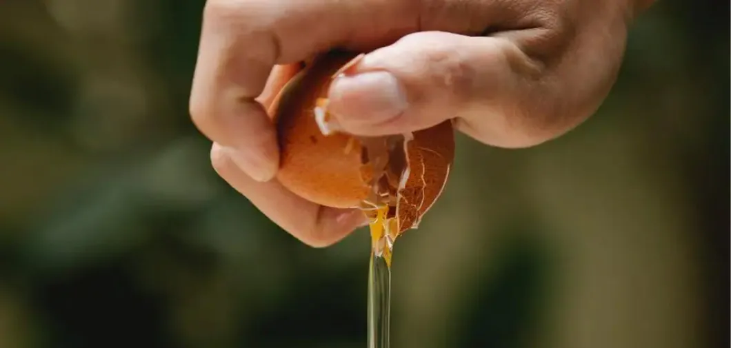 De qué manera tomar la clara del huevo para ganar masa muscular y ver resultados efectivos