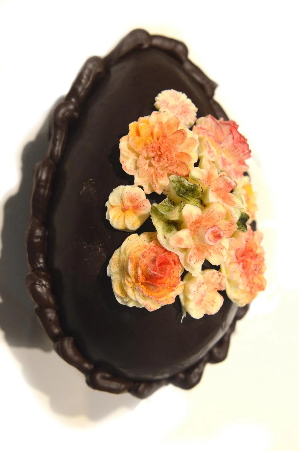 DEDICACIÓN Y CUIDADO. Seguir los consejos de Paula García hará que tus huevos de pascua queden exquisitos.