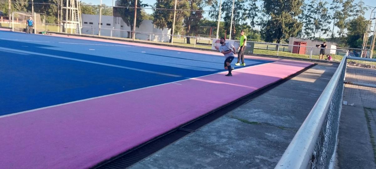 Su pasión le gana al desgaste: es jugador y técnico en Natación y Gimnasia