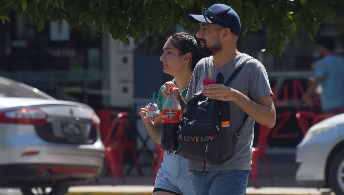 Calor en la ciudad: un vendedor de achilata contó el origen del nombre del helado tucumano