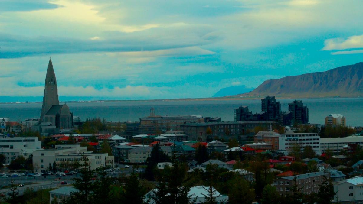 REIKIAVIK. Se destaca la alta torre de la 